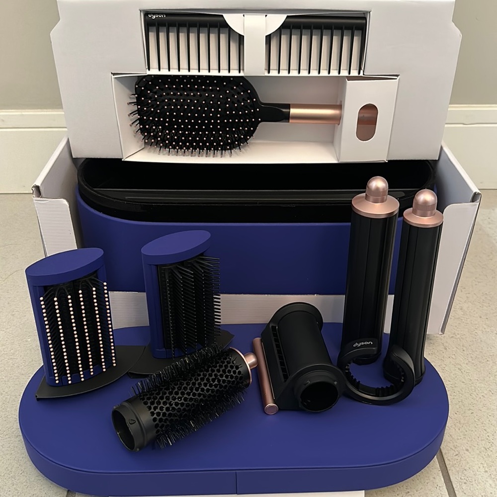 SOLD** New in Box Dyson Airwrap Complete Long *ATTACHMENTS ONLY*